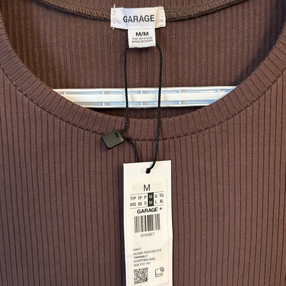 Crop top - Picture 2 of 3